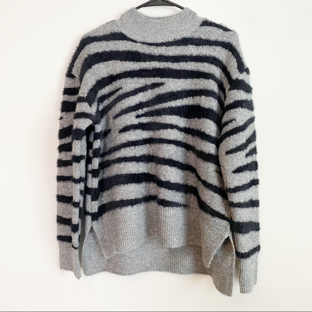 Calligraphie Square Turtleneck Animal Print High Low Sweater Size S